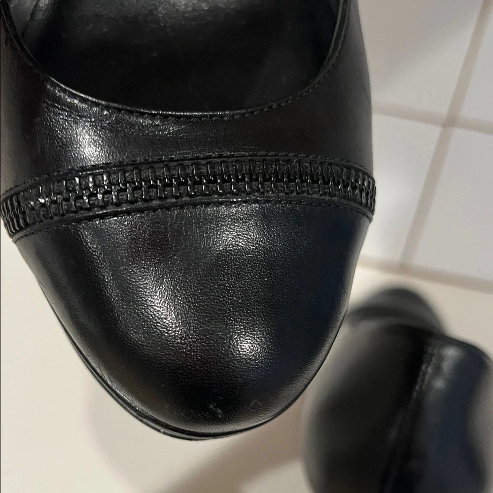 Cole Haan Black Women's Chunky Closed Toe Heels Nike Air Size 8 EUC - Picture 5 of 6